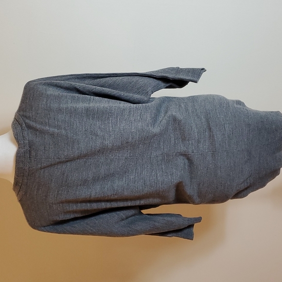 New York & Co. gray v neck sweater size medium - Picture 6 of 8